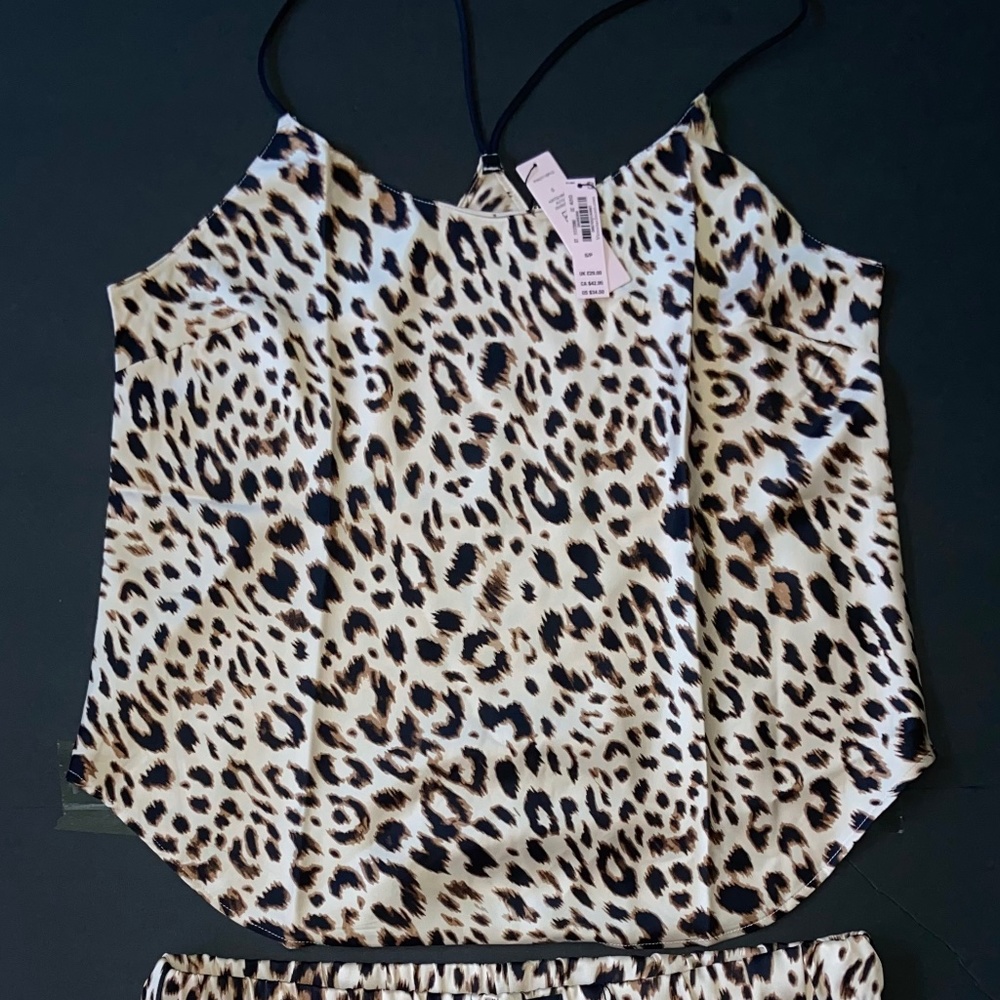 Victoria’s Secret Leopard Print Two-Piece Lounge / Pajama Set - Picture 2 of 3